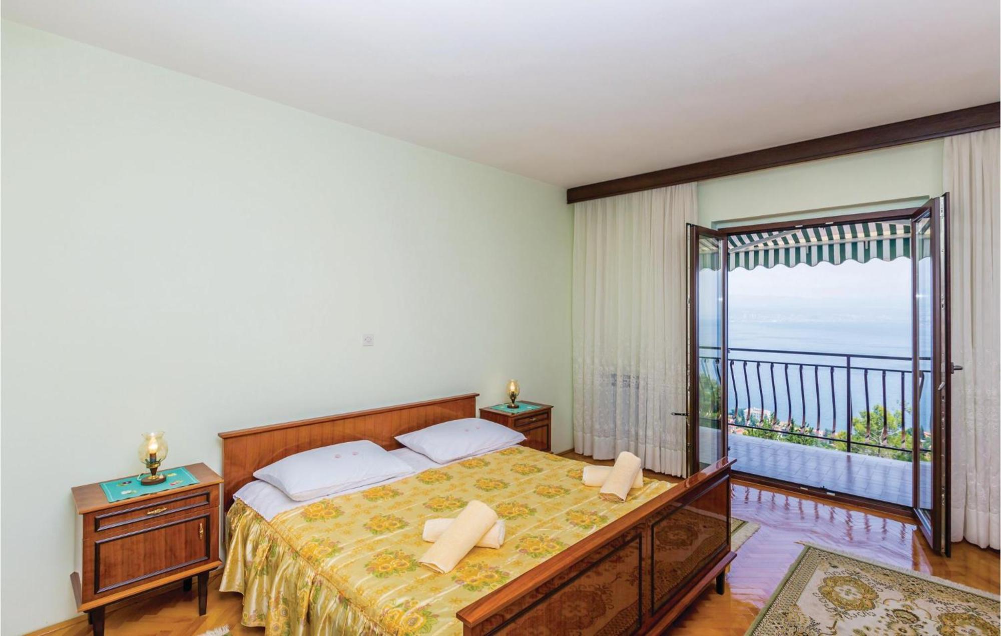 2 Bedroom Lovely Apartment In Lovran Ngoại thất bức ảnh