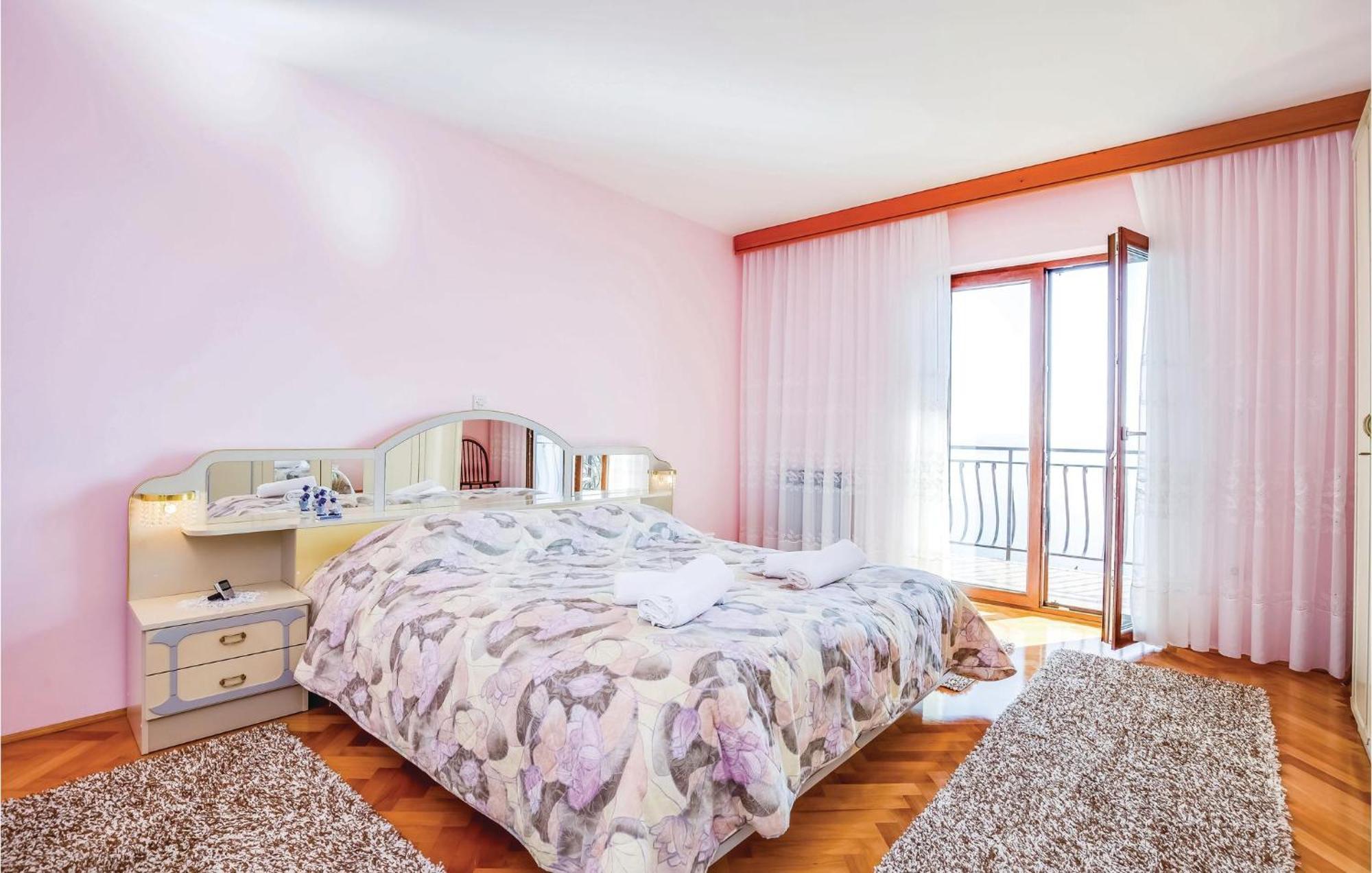 2 Bedroom Lovely Apartment In Lovran Ngoại thất bức ảnh